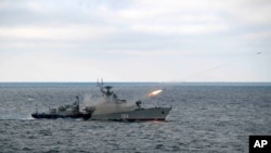 러시아군 함정들이 지난 2020년 1월 흑해상 크림반도 연안에서 훈련하고 있다. (자료사진)