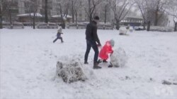 春天刚到 美国东部遭受冬季风雪