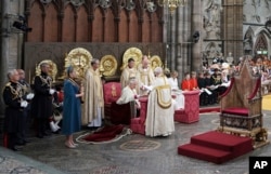 El rey Carlos III se sienta durante la ceremonia de coronación en la Abadía de Westminster, Londres, el sábado 6 de mayo de 2023. (Jonathan Brady/ vía AP)