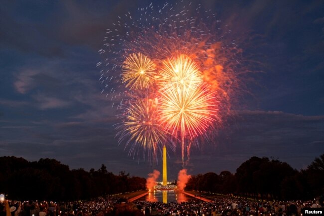 Fireworks explode over the National Mall during Fourth of July celebrations, in Washington, U.S., July 4, 2023. REUTERS/Kevin Wurm TPX IMAGES OF THE DAY