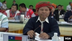 Delegasi-delegasi yang menghadiri konferensi kelompok etnis Burma di markas besar Organisasi Kachin Merdeka, Laiza (30/10).