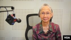 បទសម្ភាសន៍ VOA៖​ ជីវិត​អ្នក​និពន្ធ​ដែល​ឆ្លង​កាត់​របប​នយោបាយ​ចំនួន៦