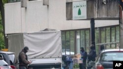 독일 경찰이 30일 브레메의 이슬람 사원 등 이슬람 무장정파 헤즈볼라 관련 시설들을 조사했다.