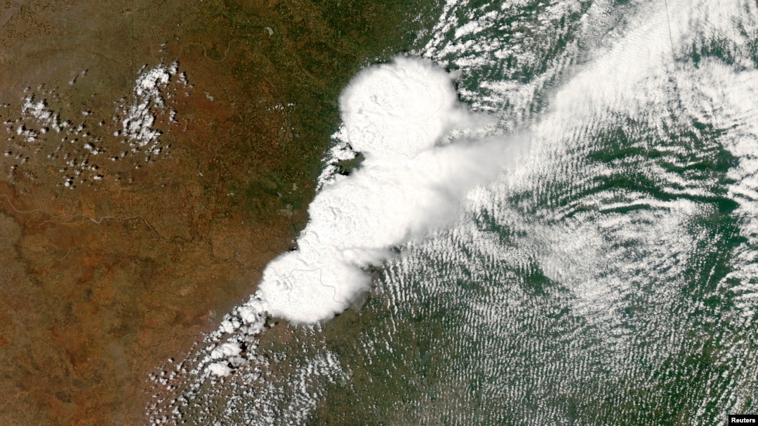 Gambar yang diambil oleh NASA menunjukkan sistem badai yang menimbulkan tornado F-4 di Moore, Oklahoma (20/5).