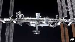 Международная космическая станция. Снимок сделан с космического аппарата SpaceX Crew Dragon (архивное фото) 
