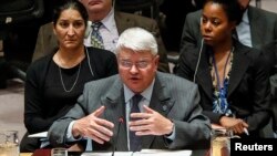 Le Secrétaire général adjoint des Nations Unies aux opérations de maintien de la paix, Hervé Ladsous, intervenant à New York (Reuters) 