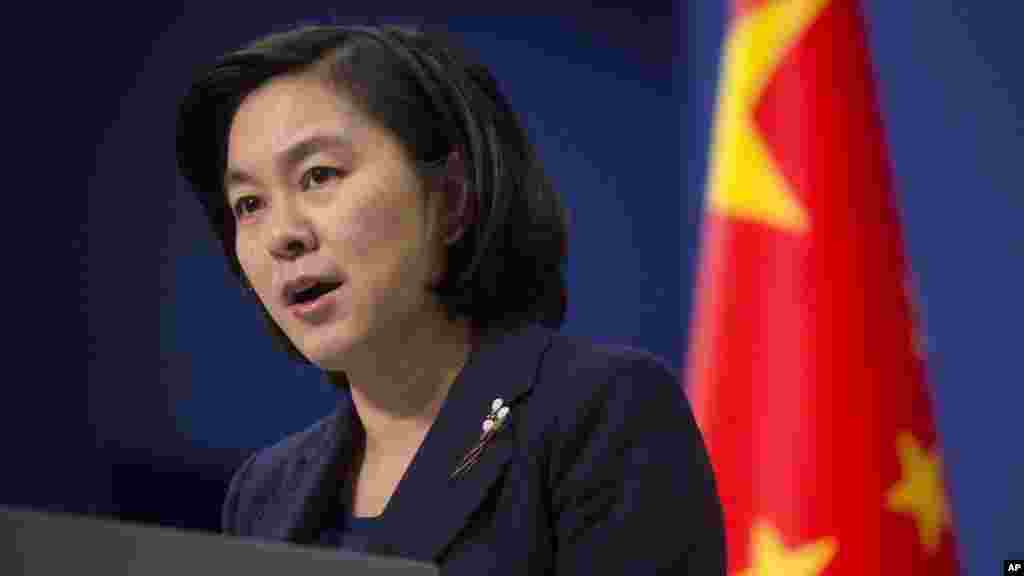 Trung Quốc cảnh báo TT Obama chớ 'châm lửa' ở châu Á Trung Hoa Nhật báo, cơ quan ngôn luận của Đảng Cộng sản Trung Quốc, đã cảnh báo trong một bài xã luận đăng hôm thứ Ba rằng Hoa Kỳ và Việt Nam không nên châm ngòi cho một “mồi lửa trong khu vực”. Tờ báo cho rằng động thái của ông Obama có nghĩa là để “kiềm chế sự trỗi dậy của Trung Quốc”.