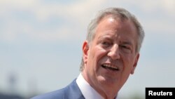 Está programado que el alcalde Bill de Blasio viaje a los estados de Iowa y Carolina del Sur el fin de semana para comenzar la campaña.