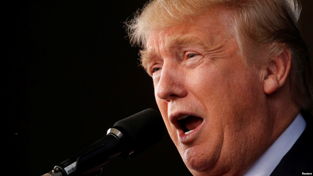Kandidat presiden AS dari Partai Republik, Donald Trump, dalam kampanye di St. Augustine, Florida (24/10). (Reuters/Jonathan Ernst)