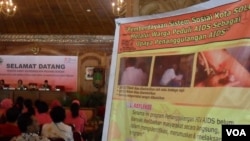 Konferensi HIV/AIDS di Solo yang diselenggarakan baru-baru ini, adalah contoh upaya untuk mencegah stigma dan diskriminasi terhadap penderita AIDS.