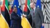 Presidente Filipe Nyusi (esq) e presidente do Conselho Europeu, Charles Michel (dir), em Bruxelas