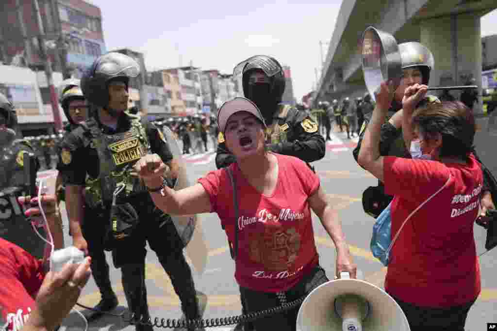 Manifestaciones por la seguridad en Perú cerca a donde se realiza foro de la APEC en Lima.