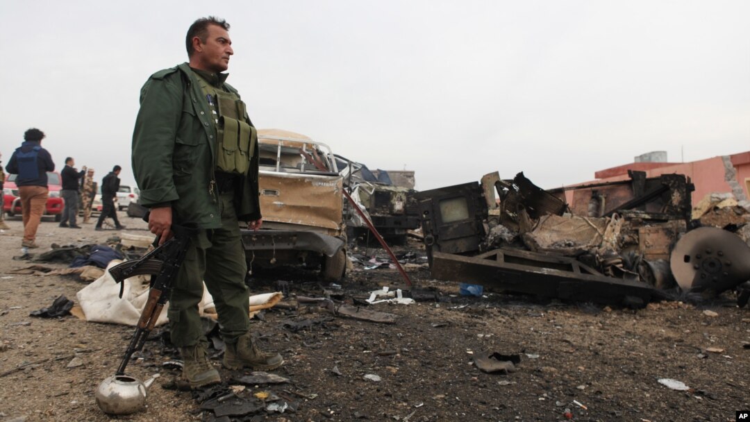 Kurdlarning peshmerga jangchisi