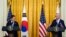 Tổng thống Joe Biden phát biểu trong một cuộc họp báo chung với Tổng thống Hàn Quốc Moon Jae-in, trong Phòng Đông của Nhà Trắng, ngày 21 tháng 5, 2021, ở Washington.