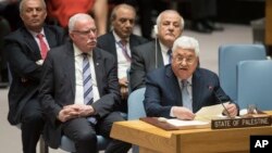 Presiden Palestina Mahmoud Abbas berbicara dalam pertemuan bulanan Dewan Keamanan PBB di New York hari Selasa (20/2).