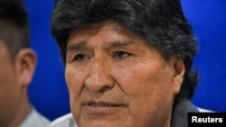 ARCHIVO - El expresidente de Bolivia Evo Morales durante una conferencia de prensa en Cochabamba, Boliva, el 8 de octubre de 2024.