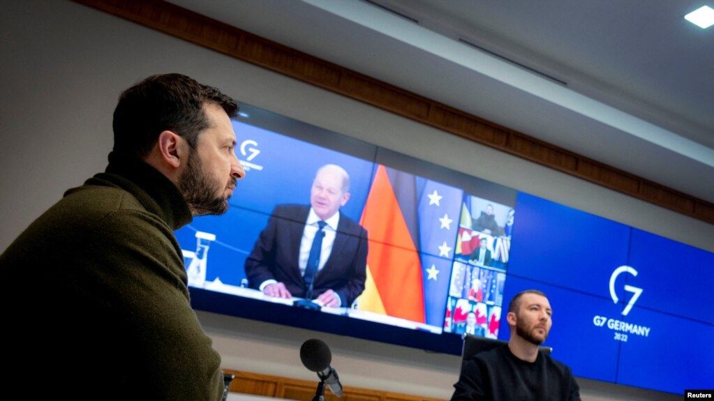 乌克兰总统则连斯基2022年12月12日通过视频参加和七国集团领导人的会议。(photo:VOA)