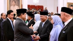 Kepala OIKN Basuki Hadimulyono diberi target oleh Prabowo untuk menyelesaikan pembangunan kantor lembaga yudikatif dan Eksekutif serta prasarana dasar dalam waktu 3-4 tahun di Istana Negara, Selasa (5/11) (biro Setpres)