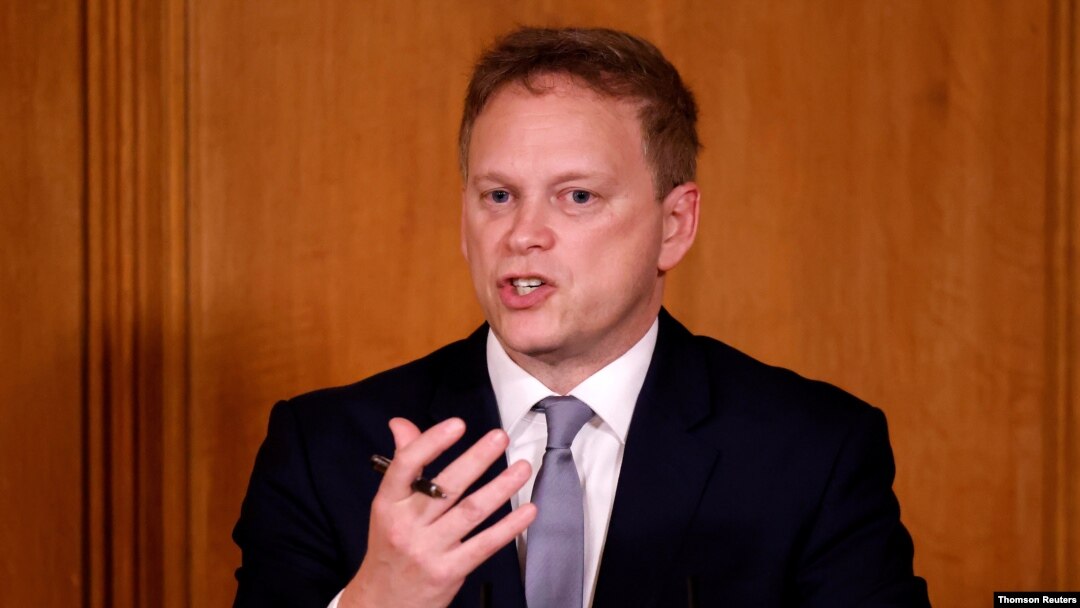 El secretario de Transporte de Gran Bretaña, Grant Shapps, habla durante una conferencia de prensa virtual en Londres, el 21 de diciembre de 2020.