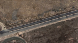 신압록강대교 북한 쪽 도로 모습. 양방향의 포장 공사가 끝난 모습이다. 자료=Google Earth / Maxar Technologies