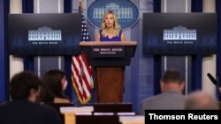 La secretaria de prensa de la Casa Blanca, Kaleigh McEnany, da una rueda de prensa en la Casa Blanca, el 24 de julio del 2020. 