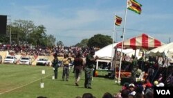 Embuthanweni weIndependence enkundleni eye White City Stadium, koBulawayo.