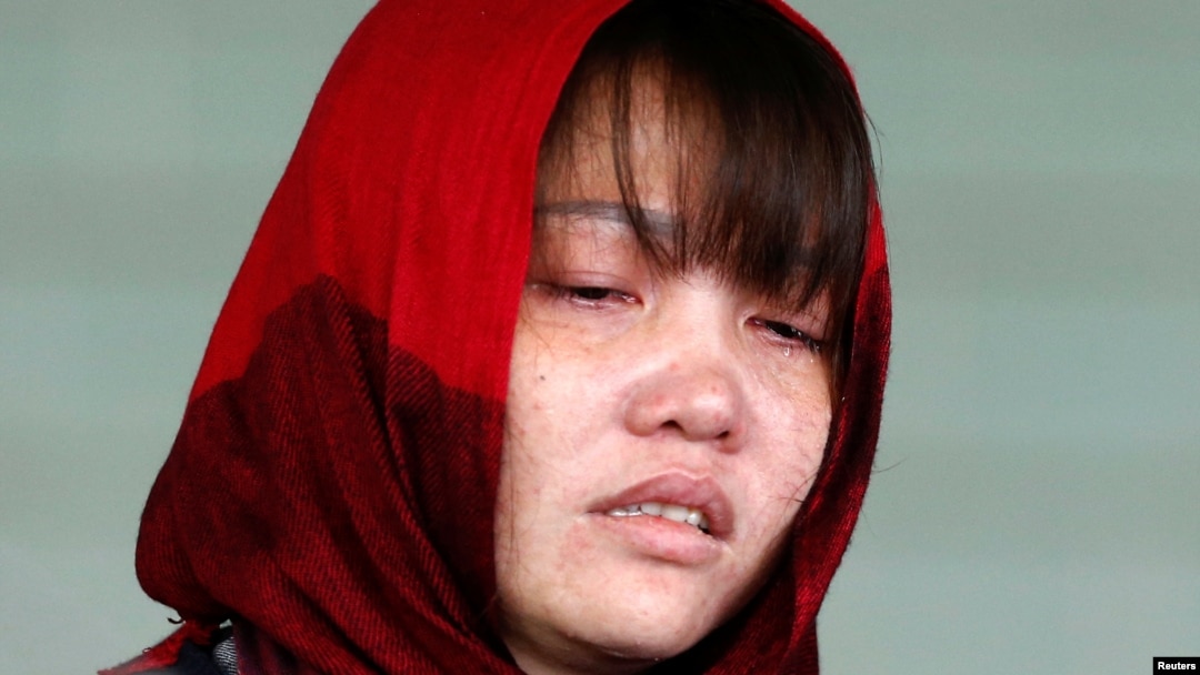 Đoàn Thị Hương rời tòa án Malaysia hôm 14/3/2019.