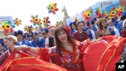 Le défilé du 1er mai sur la place Rouge à Moscou, 1er mai 2017, Russie