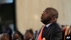 L'ex président ivoirien Laurent Gbagbo au palais présidentiel d'Abidjan, en Côte d'Ivoire, le samedi 4 décembre 2010. (AP Photo/Rebecca Blackwell)