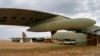 Pesawat B52G Stratofortress yang diperbolehkan dalam Perjanjian Kendali Senjata Nuklir (START) AS dan Rusia, tampak di Pangkalan Angkatan Udara Davis-Monthan di Tucson, Arizona, 5 Februari 2018. (Foto: AP)