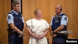 뉴질랜드 남섬 최대 도시 크라이스트처치 이슬람 사원 두 곳에서 무차별 총격을 벌인 브렌턴 태런트가 지난 3월 크라이스트처치 법원 법정에 출석했다. 