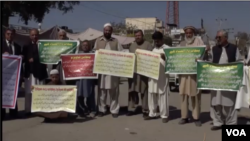 Pakistan’s ethnic Pashtuns protest to the government and have launched a scathing campaign on social media, saying they are being detained and subjected to other harassment in country’s crackdown on extremists.