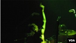 Tricky presentó su último disco "Knowle West Boy" ante unas 500 personas en La Trastienda, en Montevideo.