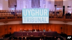 总部位于英国的独立审判机构“维吾尔族法庭”（Uyghur tribunal）裁定中国政府犯下了种族灭绝罪。（2021年12月9日 ）