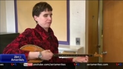 Historia e veçantë e Carrie Hooper-it dhe adhurimi i saj për shqiptarët