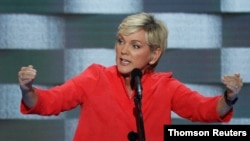 ARCHIVO: La exgobernadora de Michigan, Jennifer Granholm, habla en la última noche de la Convención Nacional Demócrata en Filadelfia, Pensilvania, Estados Unidos, el 28 de julio de 2016.