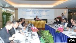 ກອງ​ປະ​ຊຸມ ຫລຸດ​ຜ່ອນ​​ຄວາມທຸກ​ຈ​ົນ ໃນ ສ​ປ​ປ ລາວ.