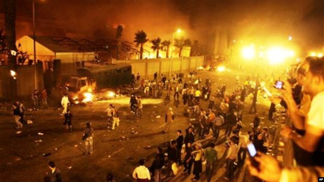Demonstrators continue protests in Egypt