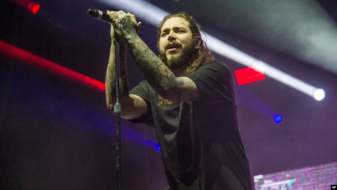 Post Malone tampil di acara Voodoo Music Experience di City Park, New Orleans, 29 Oktober 2017.
