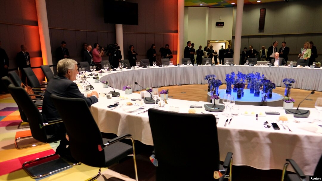 European Parliament President Antonio Tajani and European Commission President Jean-Claude Juncker attend a round table at the European Union leaders summit that aims to select candidates for top EU institution jobs, in Brussels, Belgium, June 30, 2019.