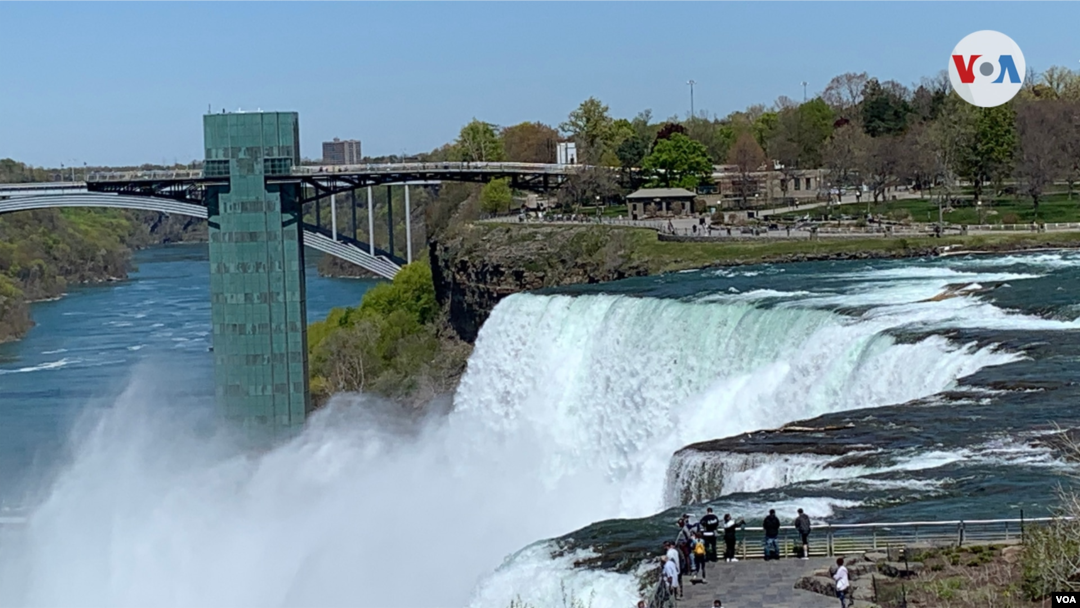Vista diurna de las Cataratas del Niágara, Nueva York, el viernes 14 de mayo de 2021.