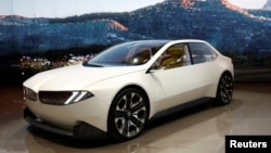 Makina BMW Vision Neue Klasse X e prezantuar në panairin e Parisit