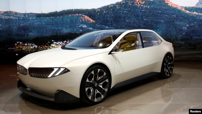 Makina BMW Vision Neue Klasse X e prezantuar në panairin e Parisit