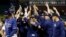 Los Rays celebran su triunfo sobre los Rangers de Texas.