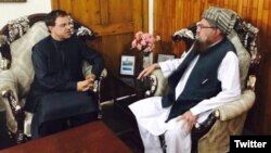 زاخېلوال د مولانا سره د ليدنې په اړوند په ټويټر د نور جزيات نه دي ويلي.