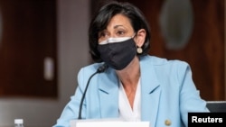 La doctora Rochelle Walensky, directora de los CDC, testifica durante una audiencia del Comité Senatorial de Salud, Educación, Trabajo y Pensiones para examinar la respuesta federal a la enfermedad por COVID-19 y las nuevas variantes emergentes en EE. UU. [Foto de Archivo]. 