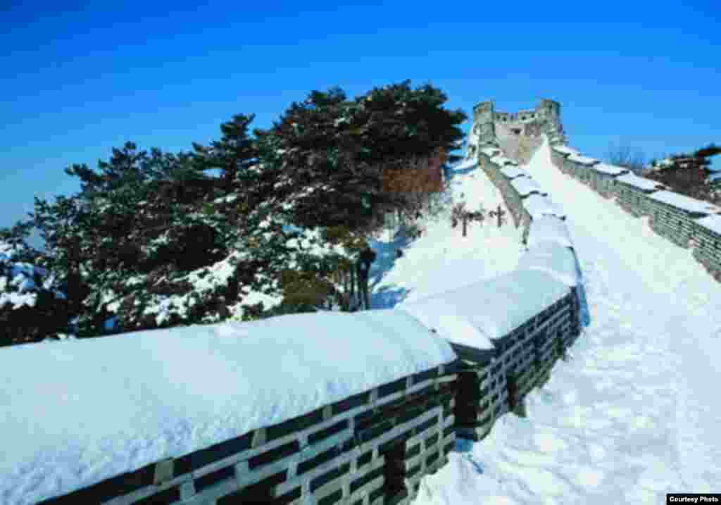 Namhansanseong was designed as an emergency capital for the Joson Dynasty (1392-1910) , in a mountainous site 25 kilometres south-east of Seoul. (UNESCO)