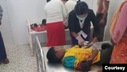 A nurse attends to a boy injured by a blast in Buthidaung township, in Myanmar's Rakhine state, Jan. 7, 2020. (Photo provided to VOA by source who requested not to be identified)