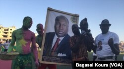 Des supporters du candidat Zéphirin Diabré le 25 novembre 2015. (VOA/Bagassi Koura)