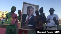 Des supporters du candidat Zéphirin Diabré le 25 novembre 2015. (VOA/Bagassi Koura)